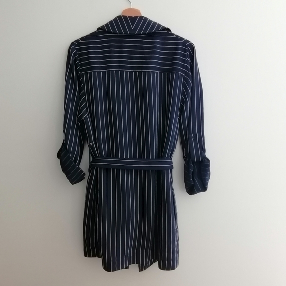 Aritzia Babaton Kahlo Mid Length Blazer Robe Blue Stripe Crepe Fabric Medium - Picture 5 of 17